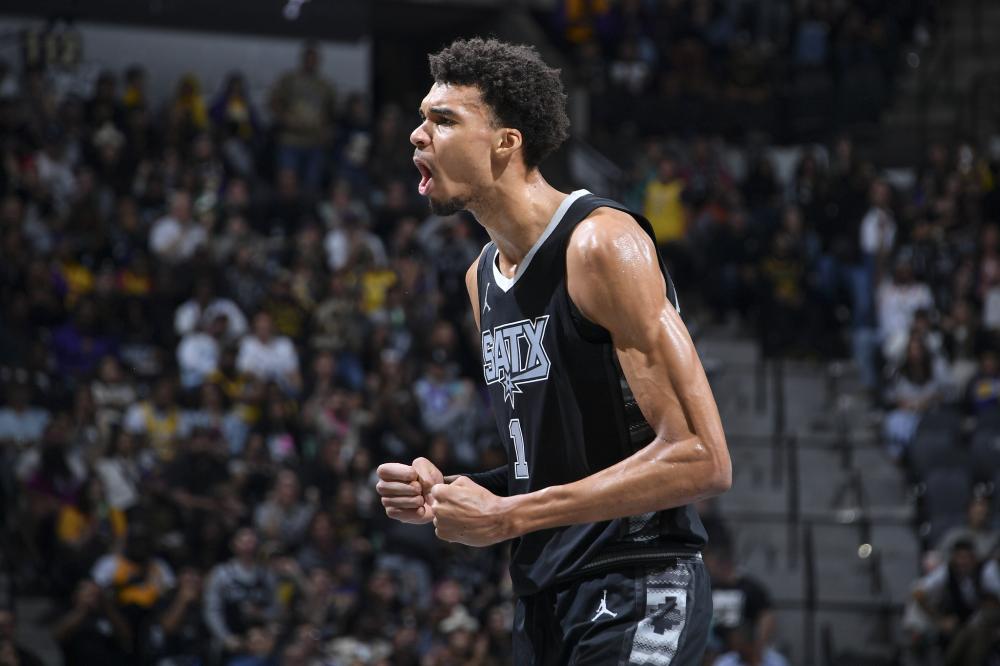 队连续下压 队连续下压